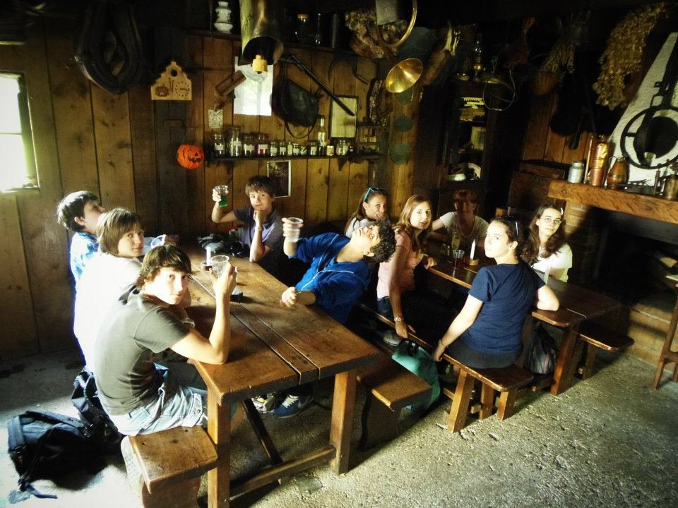 306858_392114844171168_1208095354_n