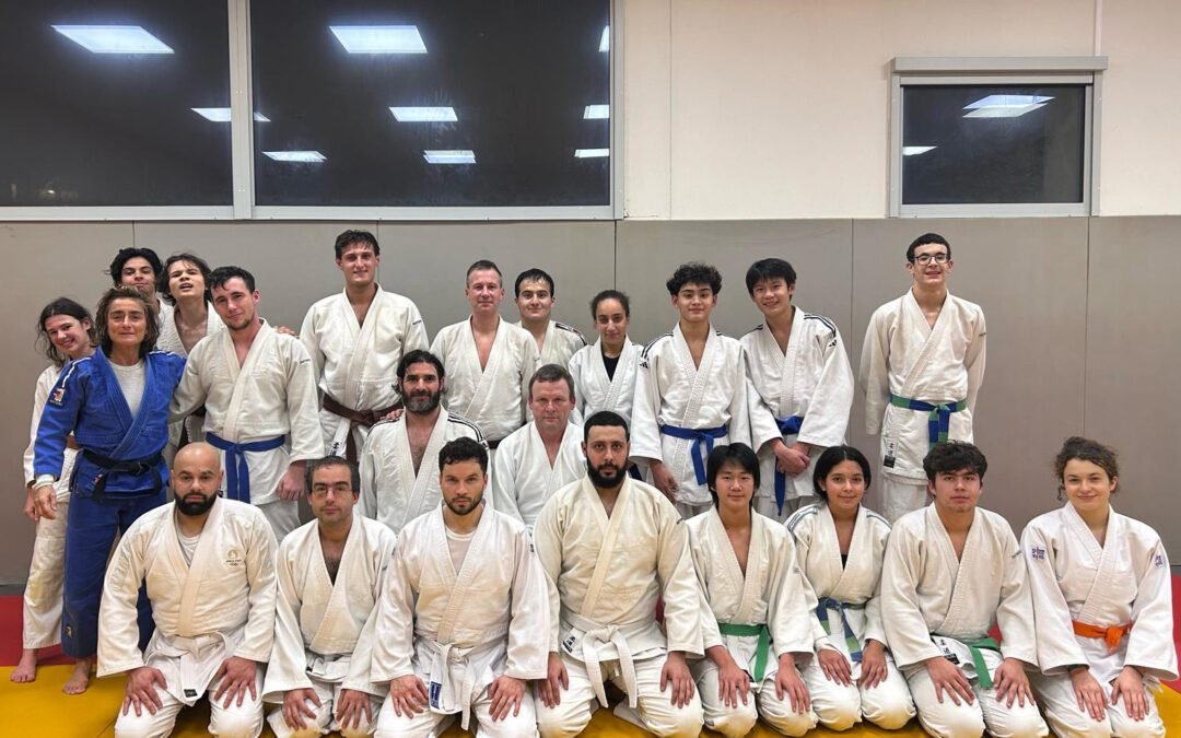 JCB + de 400 licenciés à la FFJDA. 